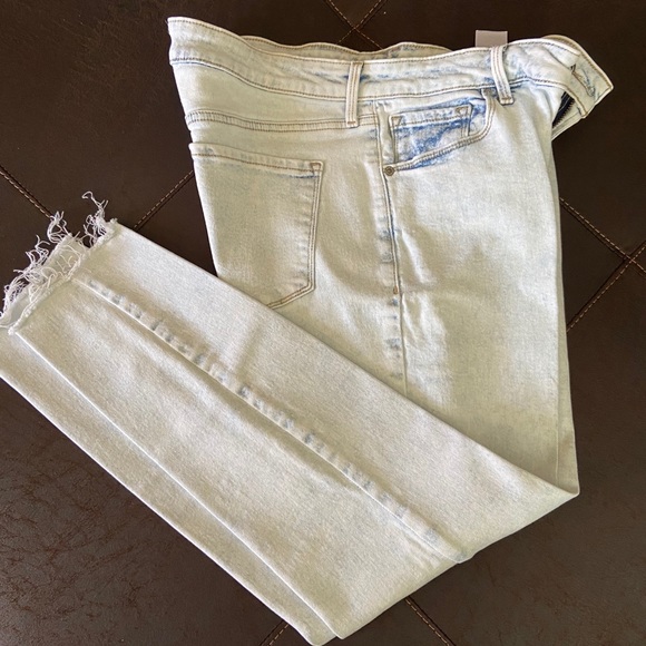 🔥Jeans🔥 - Picture 3 of 5